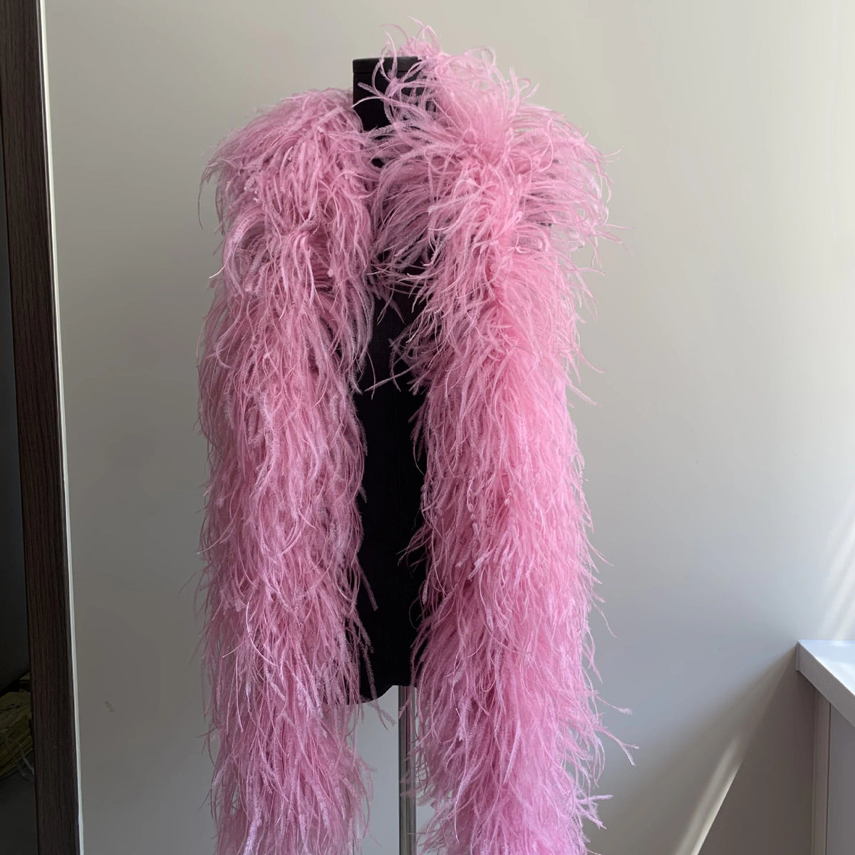 Deluxe Dusty Pink Ostrich Feather Boa, 2 Yards Extra Thick Fluffy Feather Scarf for Bridal, Stage Performance, Burlesque & Event Accessories