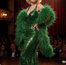 Load image into Gallery viewer, Deep emerald green ostrich feather boa, thick and soft plumes for sophisticated fashion styling.