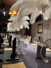 Load image into Gallery viewer, 100 White Ostrich feathers for wedding centerpiece