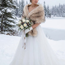 Load image into Gallery viewer, Luxury Faux Fox Fur Shawl Wrap, Elegant Fluffy Faux Fur Stole for Wedding Bridal, Evening Party, Prom, Formal Events, Winter Fur Scarf for Women