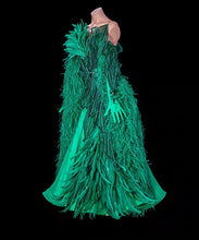 Load image into Gallery viewer, emerald Ostrich Feather Boas