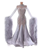 Load image into Gallery viewer, silver/grey ostrich feather boa