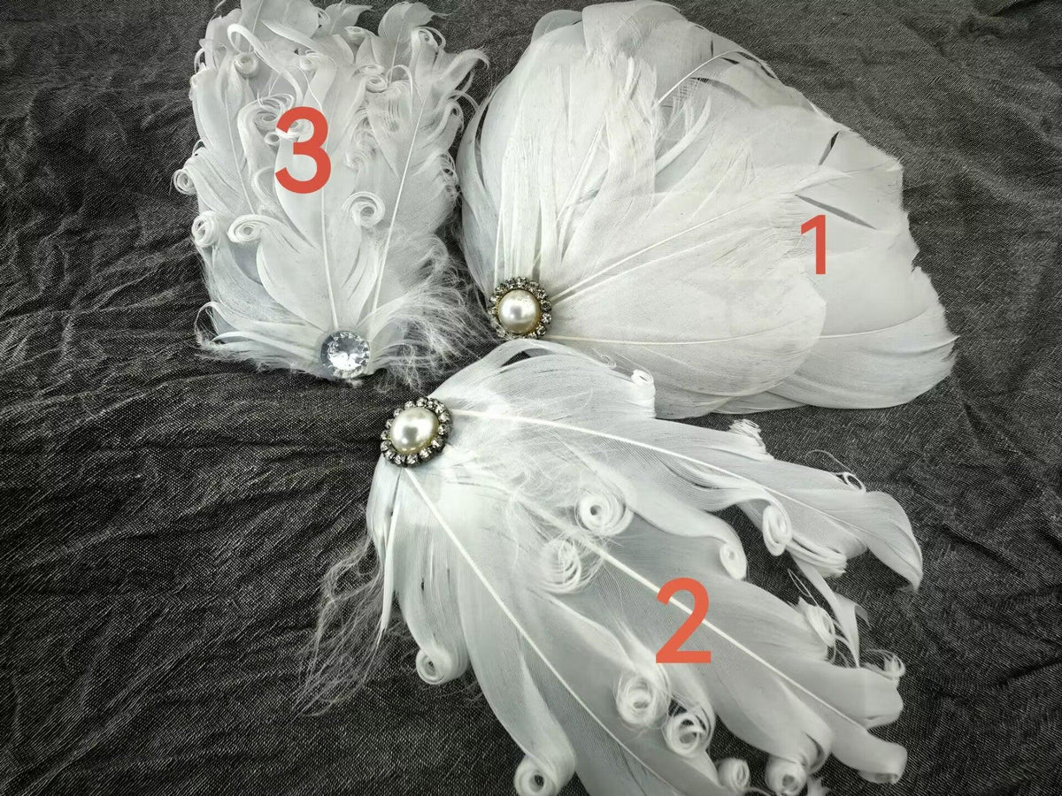 Set of white feather hair pins, different styles of elegant feather clips for weddings and performances