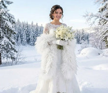 Load image into Gallery viewer, Plush white ostrich feather boa, shaggy 3D feather trimming for high-fashion garments and bridal wear.
