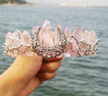 Load image into Gallery viewer, Aura Quartz Comb Quartz Hairpiece Trending Comb Bridesmaid Hair Comb Stone Comb Mermaid Comb Raw Crystals Comb Hair Comb