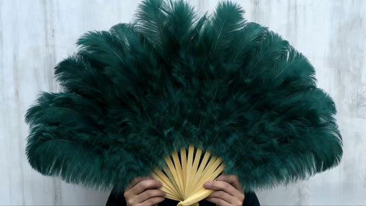 The history of Burlesque Feather fan Dance