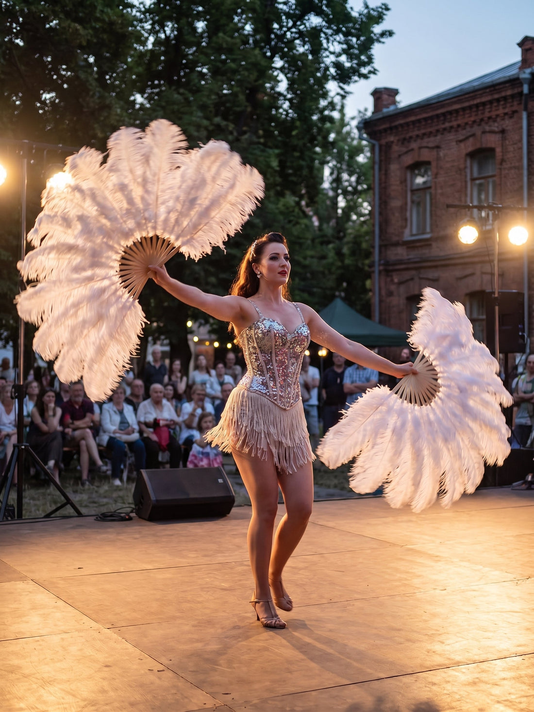 A Pure White Legend on Stage: Why This Large Ostrich Feather Fan is a Performer's Ultimate Dream