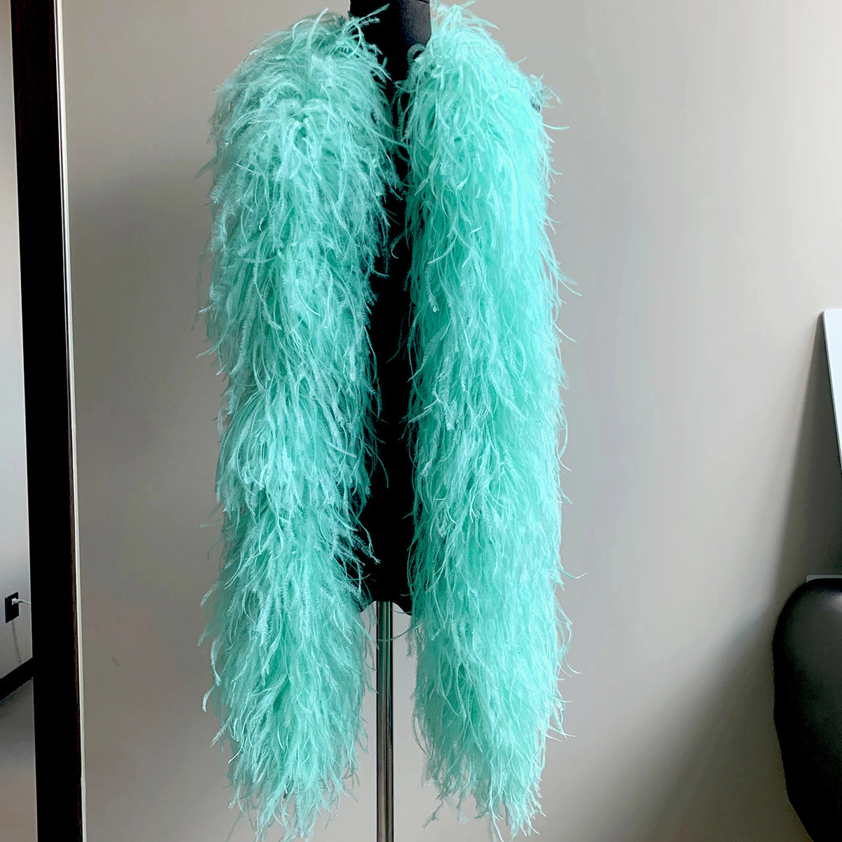 Deluxe Aqual Blue Ostrich Feather Boa, 2 Yards Extra Thick Fluffy Feather Scarf for Bridal, Stage Performance, Burlesque & Event Accessories (Copy)