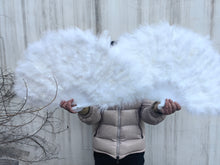 Load image into Gallery viewer, 80x45cm Large White Feather Fan Burlesque Dance feather fan Bridal Bouquet
