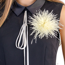 Load image into Gallery viewer, 1 PCS Antique Off White Ostrich Feathers hair clip pin, Art Deco Dress Clip, Bridal, Wedding, Various Styles
