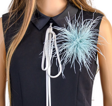 Load image into Gallery viewer, 1 PCS Antique Off White Ostrich Feathers hair clip pin, Art Deco Dress Clip, Bridal, Wedding, Various Styles
