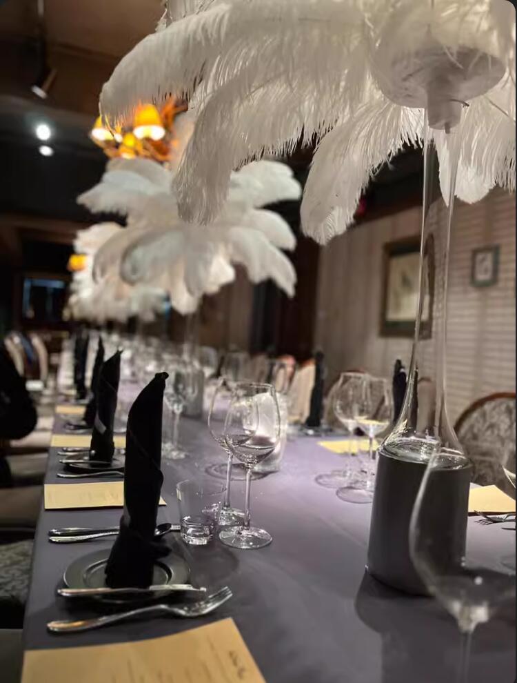 100 White Ostrich feathers for wedding centerpiece