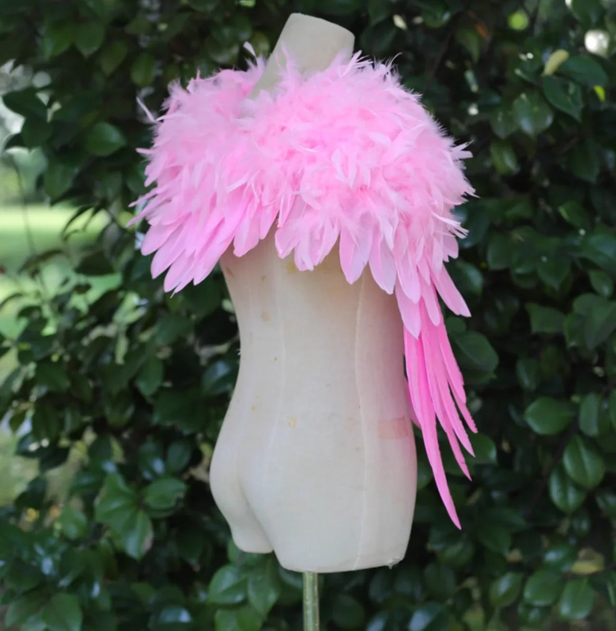 Pink feather fairy wings costume accessory, fluffy pink angel wings for Halloween, cosplay, birthday parties, and photo props.